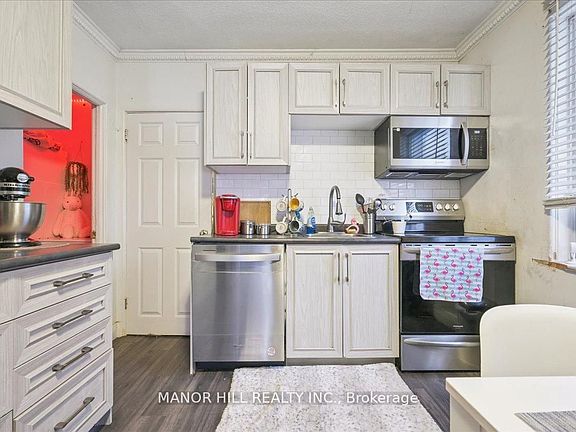 5th image of 929 Lakeshore Rd E