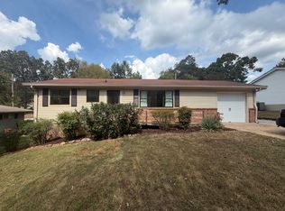 1203 Cranbrook Dr, Hixson, TN 37343