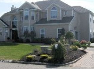 86 Sweetgum Ln, Miller Place, NY