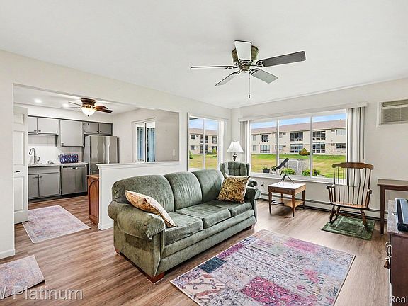 5th image of 1700 River Rd APT 6