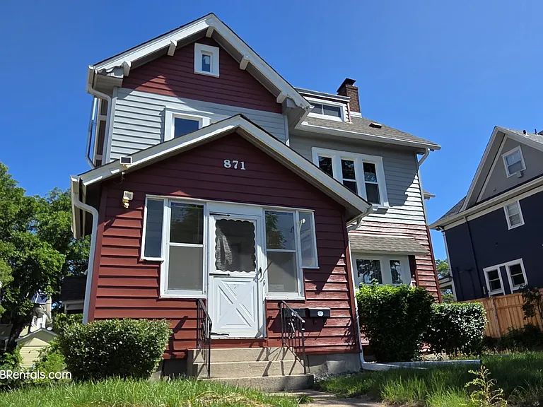 871 Saint Clair Ave #3 — Photo 2