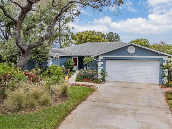 7450 Lake Forest Cir, Port Richey, FL 34668