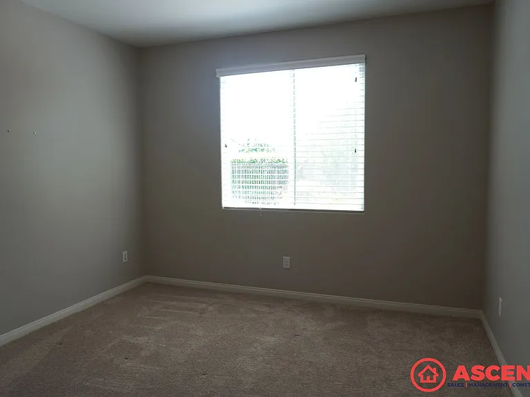 8409 Alonso Ct — Photo 4