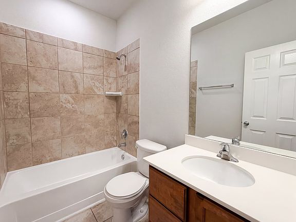 4th image of 4023 Lake Cypress Cir