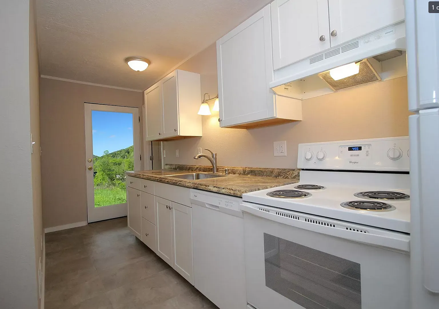 Recently Remodeled Apartment All Utilities Included in Arden — Photo 1