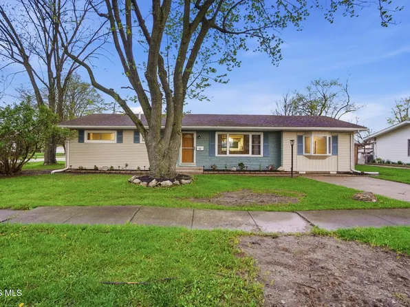 110 Mount Vernon Pl, Walbridge, OH 43465