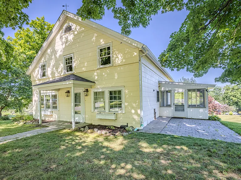 4 Hydeville Rd #1 — Photo 8