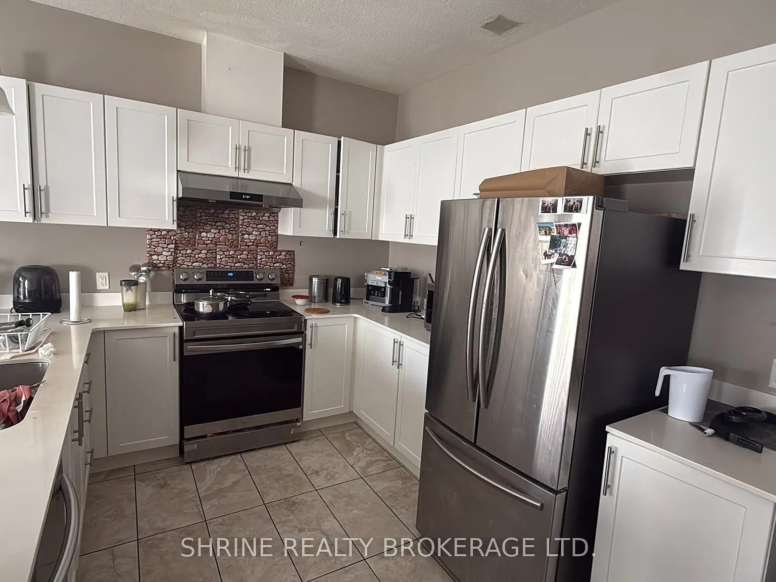 3 bed, $2,500 — Photo 2