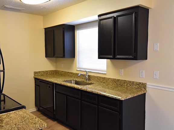 3rd image of 119 Lake Ada Cir