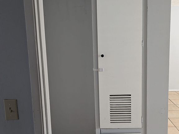 5th image of 311 S Lorena St #2