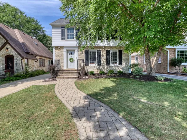 2367 North 89th STREET, Wauwatosa, WI 53226