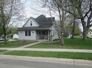 301 S Lincoln St, Lake Mills, IA 50450