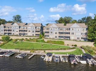 406 Mariners Poin, Hopatcong, NJ 07843