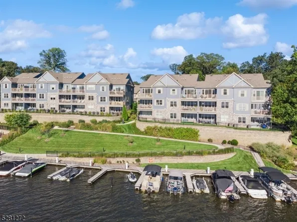 406 Mariners Pt, Hopatcong Boro, NJ 07843