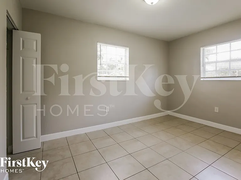 1250 NE 207th Ter — Photo 13