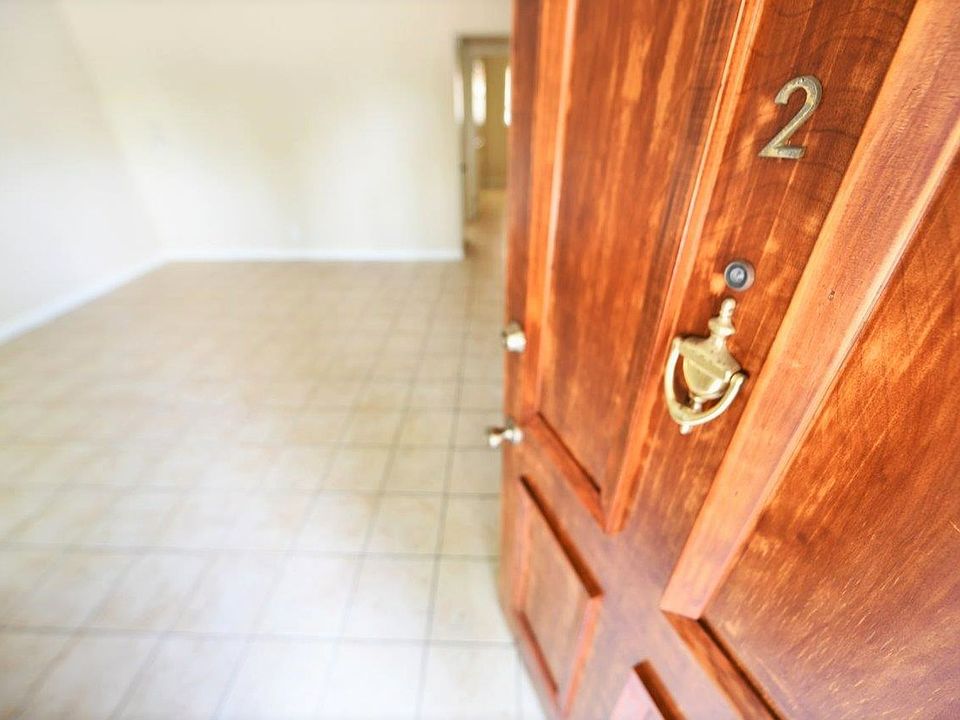 1st image of 634 Oakland Ave APT 2