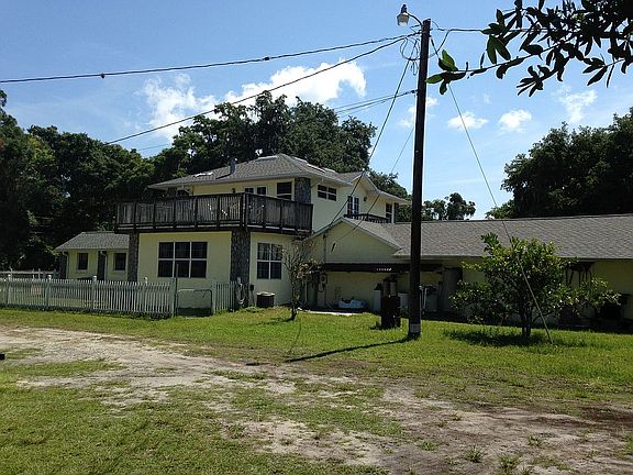 3rd image of 2538 Selleck Ave