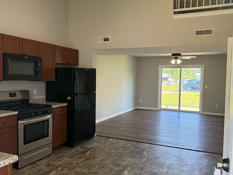 927 Quail Run — Photo 3