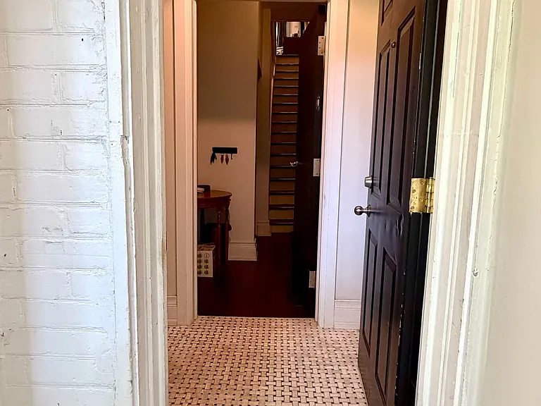 92 Caroline Ave #2 — Photo 16