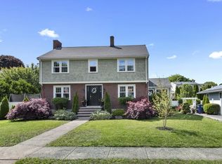 8 Castle Rd, Salem, MA 01970
