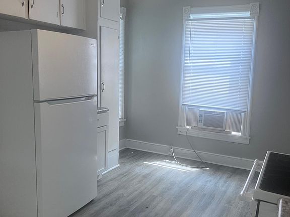 4th image of 1917 S 26th St #1919