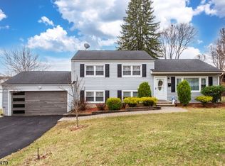 64 Pine St, Newton Town, NJ 07860