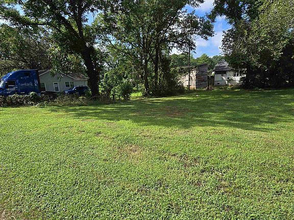 4th image of 40 Adger St