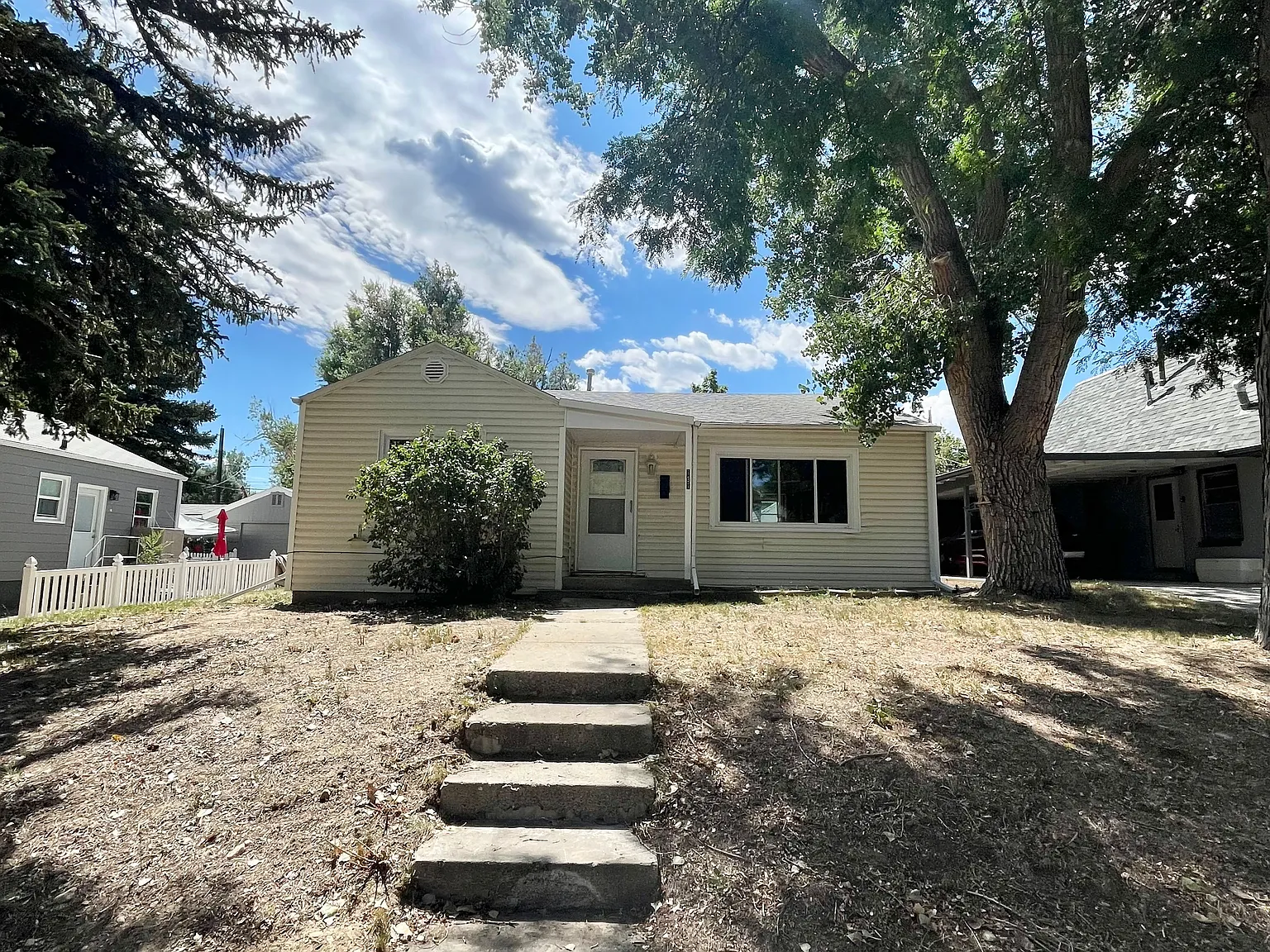 3 bed, 1.0 bath, 1176 sqft, $1,650 — Photo 2