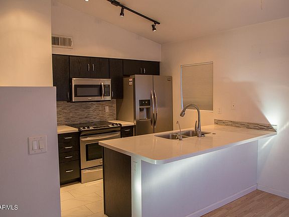 3rd image of 121 W LOMA VISTA Drive #103