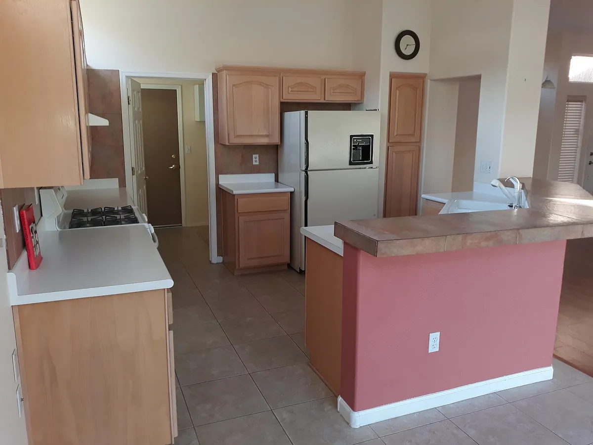 Building Photo - 2601 Hanging Rock Dr