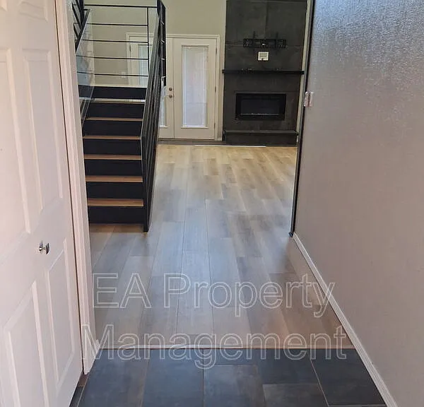 10354 Hendrix Rd NE — Photo 3