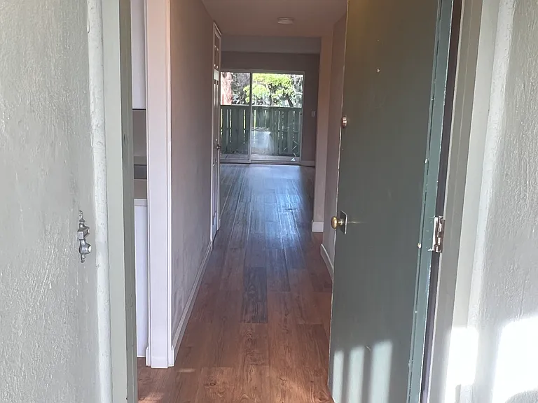 Country Sharon Apartments — Photo 7