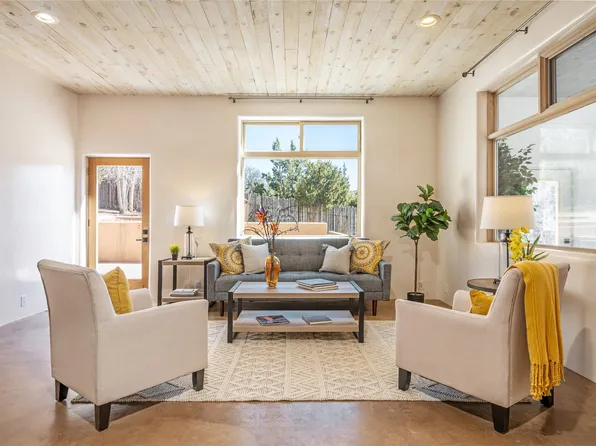 94 Camino Chupadero, Santa Fe, NM 87506