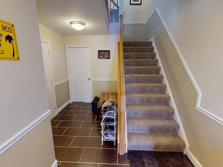 719 Summertime Dr — Photo 3