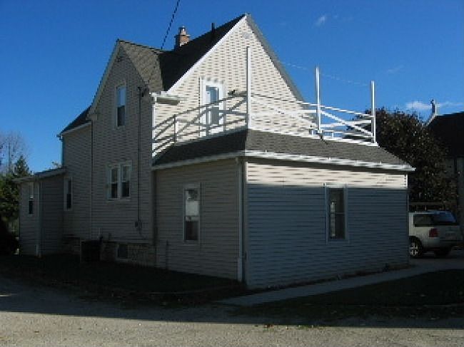 2nd image of 607 Illinois Ave