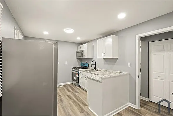 2222 Duncan St — Photo 21