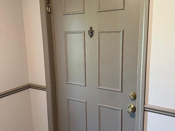2nd image of 43780 Freeway Dr #90