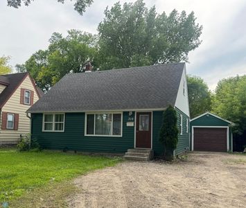 319 13th St N, Moorhead, MN, 56560