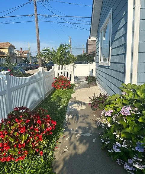608 W Olive St — Photo 1