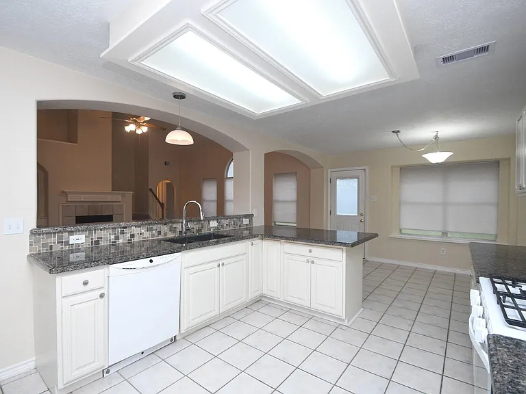 10430 Sanibel Falls Ct — Photo 9