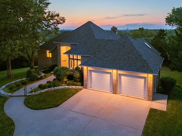 700 Victoria Heights Ter, Salina, KS 67401