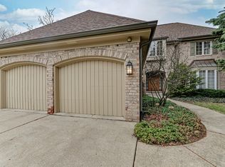 30 Tartan Lakes Way, Westmont, IL 60559