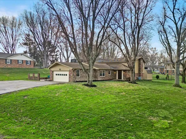9715 Mallery Dr, Noblesville, IN 46060