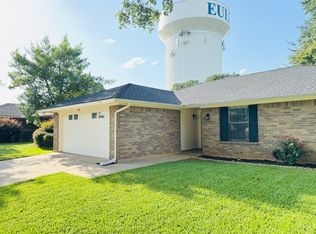 107 Ginger Ln, Euless, TX 76039