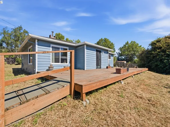 1825 Roseburg Rd, Myrtle Point, OR 97458