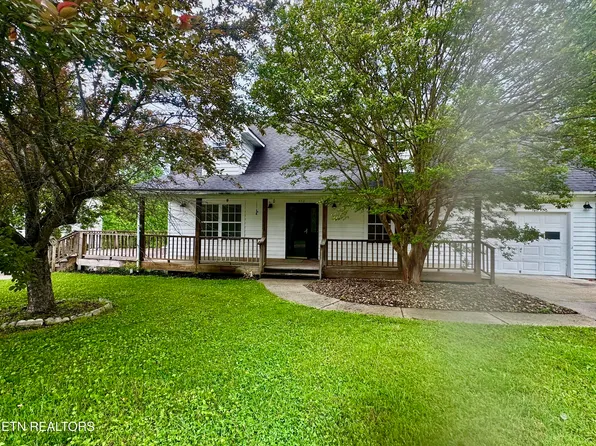 412 Perkins Ln, Jacksboro, TN 37757