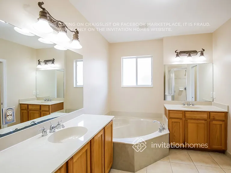 946 NW 206th St — Photo 12