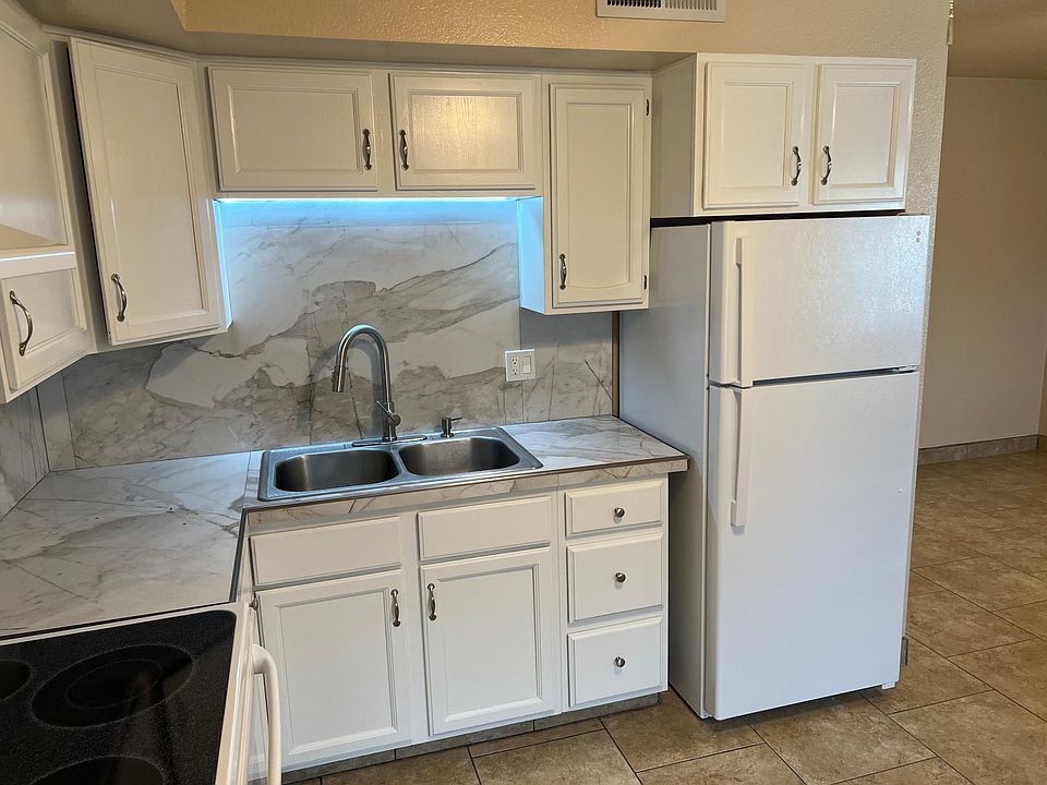 Kitchen to living room