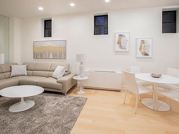 4th image of 150 W 51st St APT 2106
