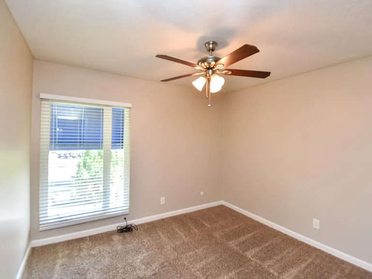 Megan Court Apartments — Photo 26